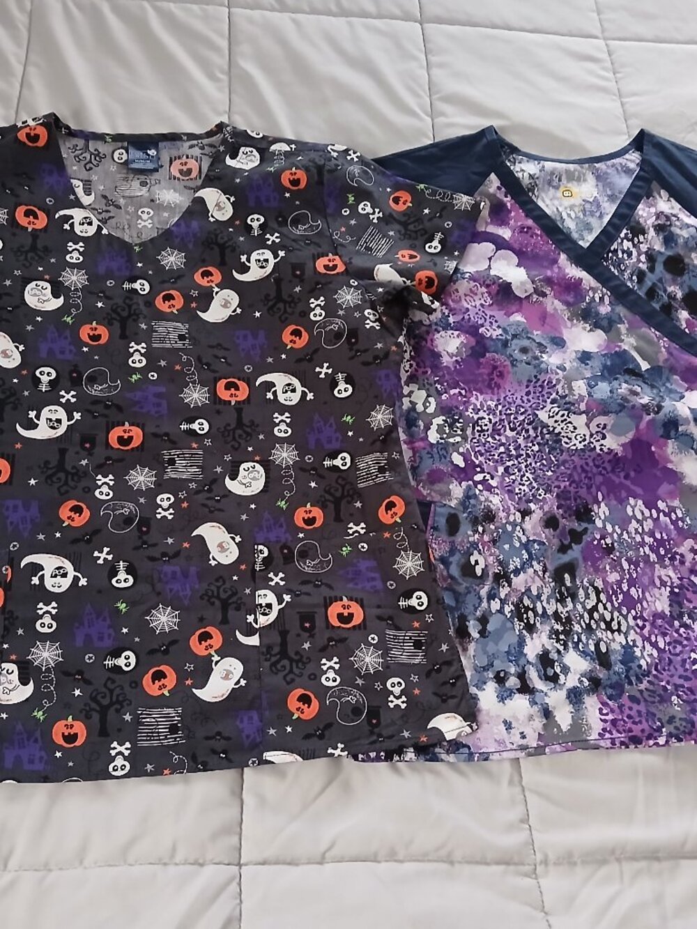 Zoe + Chloe Halloween and Wonderflex Scrub Top Set